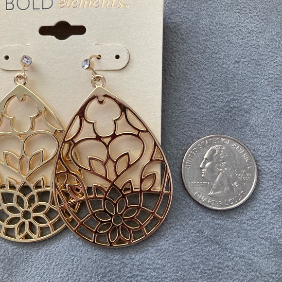 BOLD ELEMENTS Gold Tone Tear Drop Oval Mosaic Rhinestone Earrings JC Penney - Picture 3 of 3